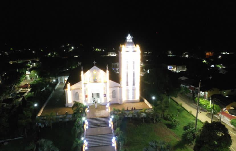 Goce y alegría con novedosa iluminación navideña  en San Juan Nepomuceno