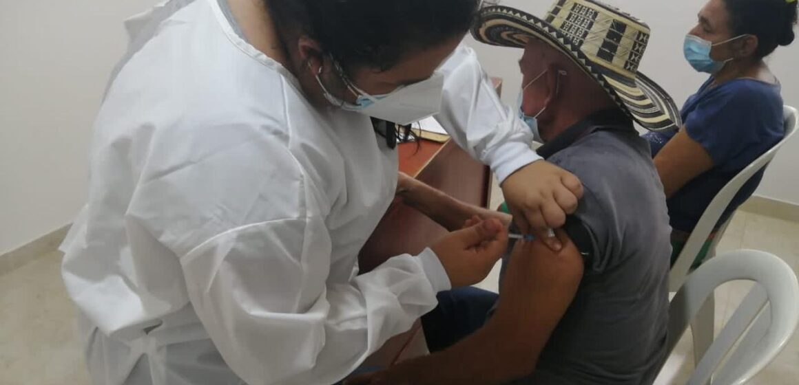 En busca de la inmunidad de rebaño, vacunación para mayores de 18 en 41 municipios de Bolívar