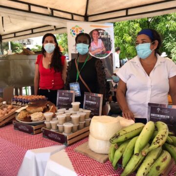 Hipermercados compran directamente a campesinos de Bolívar, negocios por más de $1.000 millones Hipermercados compran directamente a campesinos de Bolívar, negocios por más de $1.000 millones
