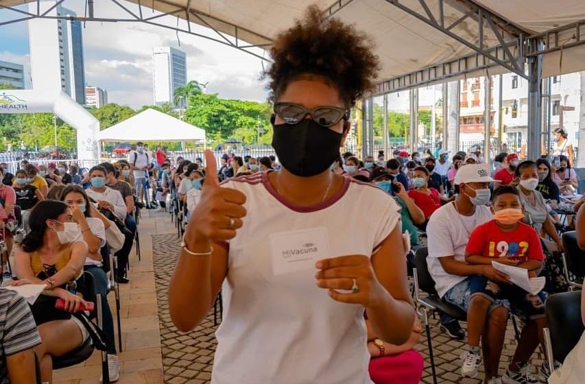 Gracias a los “pelaos” Cartagena alcanza récord de vacunación en un solo día
