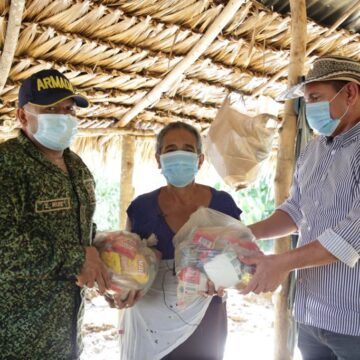 Fundación AGM Huellas de Piedra dona mercados a damnificados de Zambrano