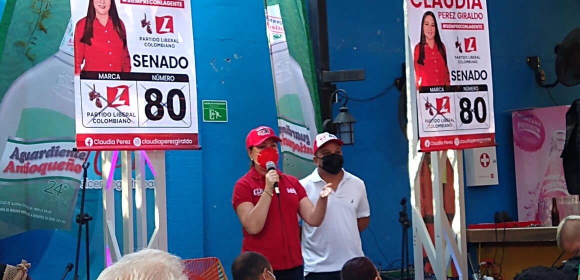 #Siempreconlagente, es Claudia Pérez, imparable en su ruta para llegar al Senado