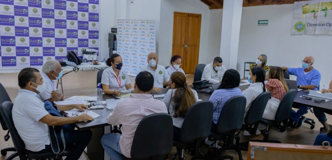 Aburridos y molestos afiliados de Ferrocarriles y Puertos piden al Dadis intervenir a Clínica General del Norte Aburridos y molestos afiliados de Ferrocarriles y Puertos piden al Dadis intervenir a Clínica General del Norte