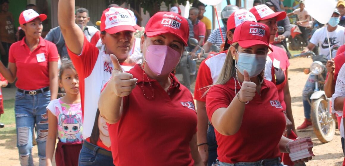 Candidata liberal al Senado, Claudia Pérez, maratón de 48 horas con los bolivarenses