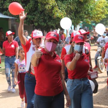 Candidata liberal al Senado, Claudia Pérez, maratón de 48 horas con los bolivarenses