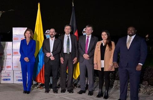 Llegaron al país 2,3 millones de vacunas donadas por el gobierno alemán Llegaron al país 2,3 millones de vacunas donadas por el gobierno alemán