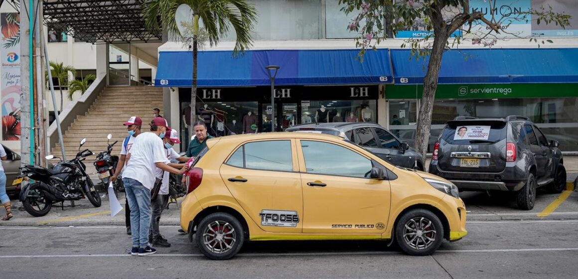 Hasta la mancha amarilla se unió a la pegatón Fico Presidente en Cartagena