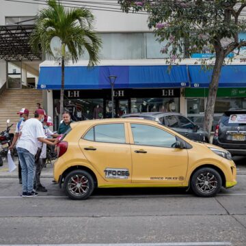 Hasta la mancha amarilla se unió a la pegatón Fico Presidente en Cartagena