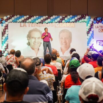 En Cartagena, en un salón Barahona repleto, vice de Fico termina su agenda en Bolívar