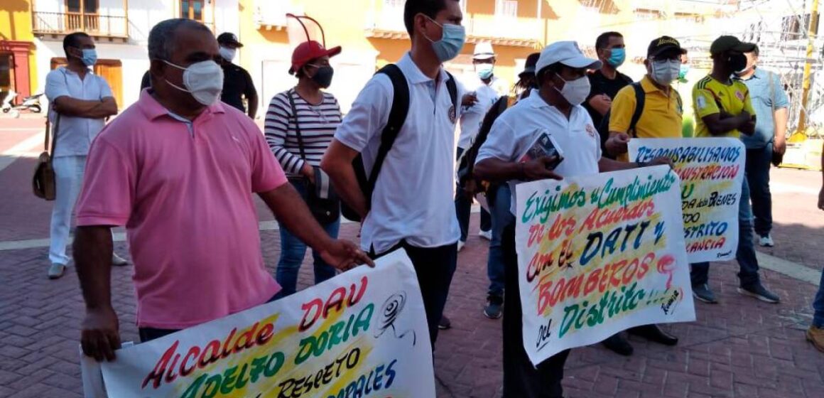A sindicatos de trabajadores del Distro les ha ido como “perro en misa” con el alcalde Dau, anuncian plantones