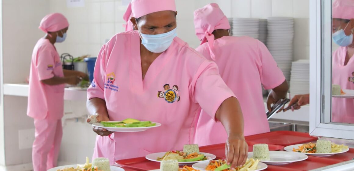 PAE en Cartagena prioriza a niños con más hambre, pasa de 97.000 raciones a 50.000, vamos para atrás PAE en Cartagena prioriza a niños con más hambre, pasa de 97.000 raciones a 50.000, vamos para atrás