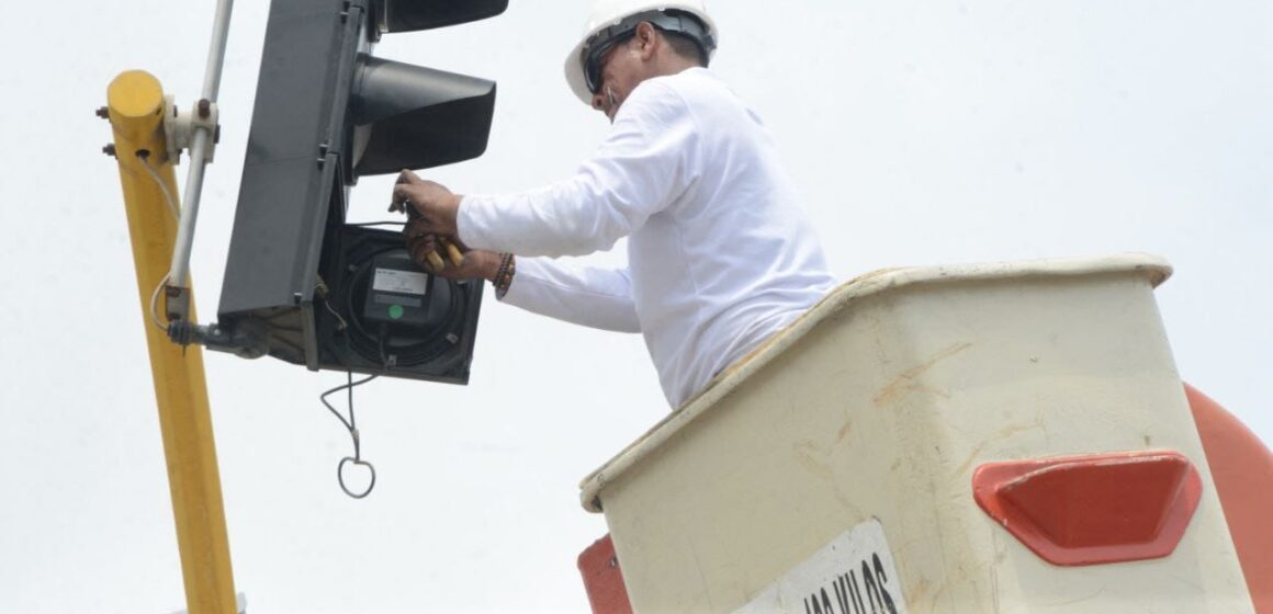 Adjudican por más de $1.000 millones el mantenimiento de semáforos en Cartagena Adjudican por más de $1.000 millones el mantenimiento de semáforos en Cartagena
