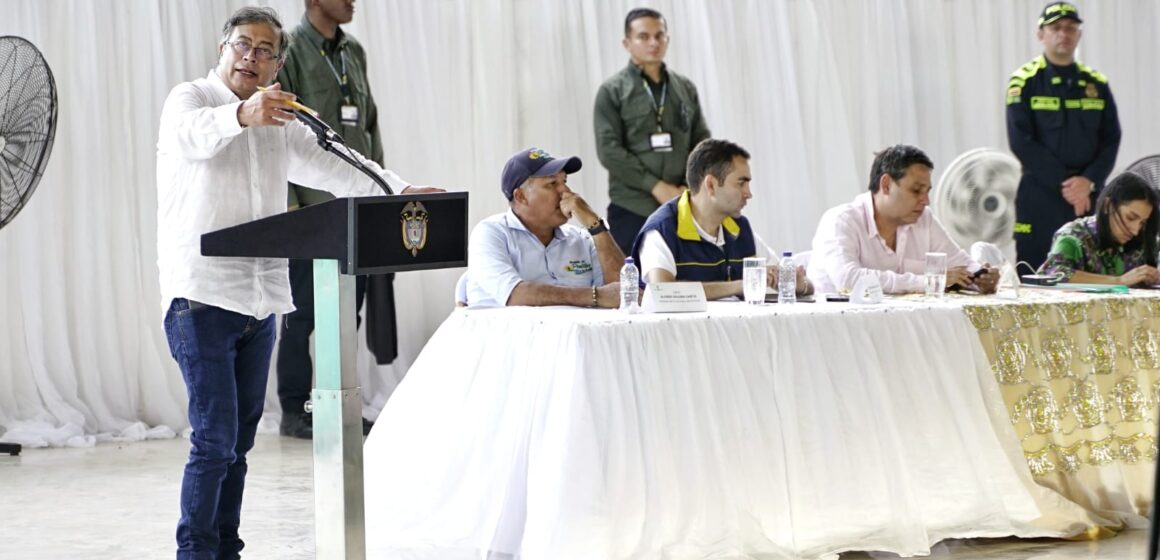 Blel y Petro prometen trabajar unidos para frenar inundaciones en Bolívar Blel y Petro prometen trabajar unidos para frenar inundaciones en Bolívar