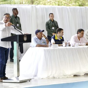 Blel y Petro prometen trabajar unidos para frenar inundaciones en Bolívar