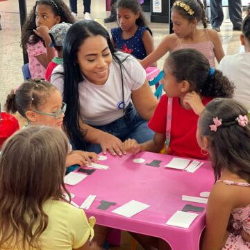 Niños de Cartagenita disfrutaron de la Navidad gracias a la alianza Cartagena en Línea-Iglesia Central