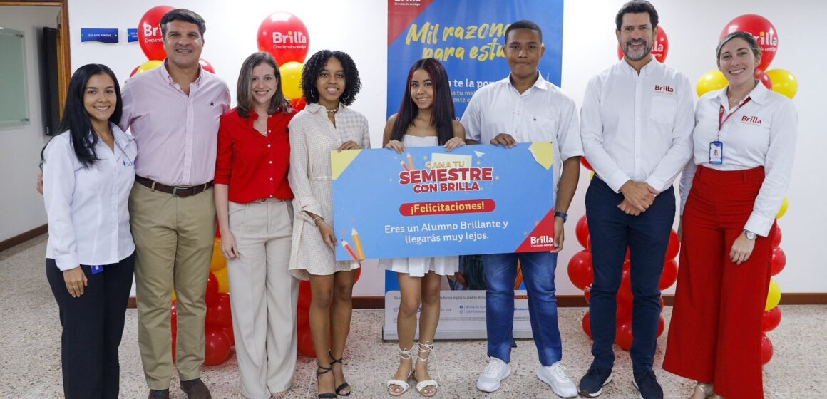 Surtigas, a través de Brilla, entregó becas a tres jóvenes cartageneros