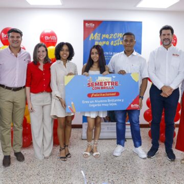 Surtigas, a través de Brilla, entregó becas a tres jóvenes cartageneros