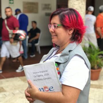 Torpeza de concejales haría fracasar moción contra secretaria Ana González Torpeza de concejales haría fracasar moción contra secretaria Ana González