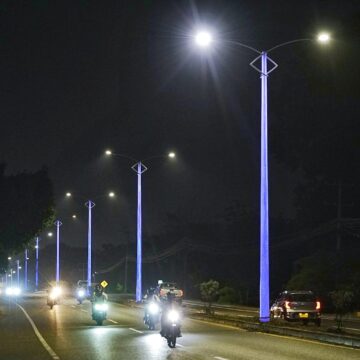 Quedó muy buena la Iluminación con luces LED de la Troncal, sector Turbaco Quedó muy buena la Iluminación con luces LED de la Troncal, sector Turbaco