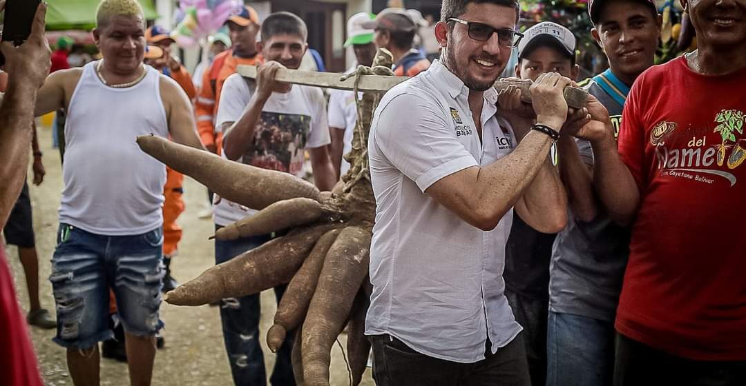 Iván Sanes, gana Premio Miradas Internacional como mejor embajador cultural.