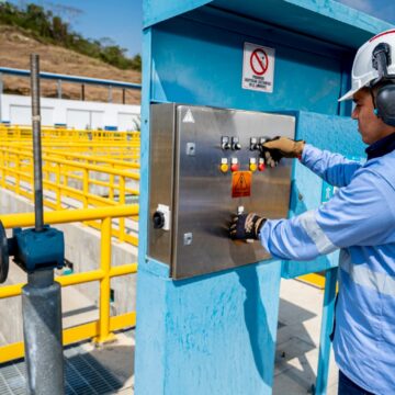No fue un rayo, sino una retroexcavadora la que causó suspensión del agua, pero ya se arregló No fue un rayo, sino una retroexcavadora la que causó suspensión del agua, pero ya se arregló