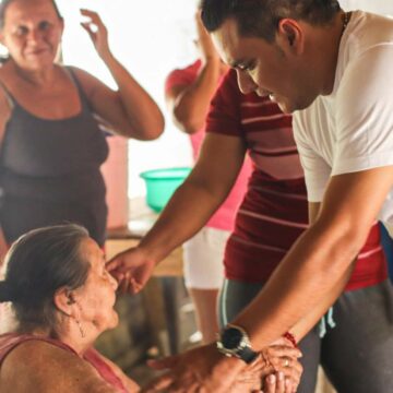 “Lucho te Escucha” se toma los barrios de San Juan Nepomuceno