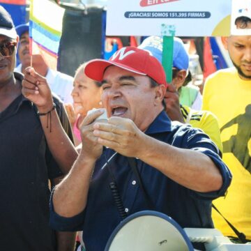 William García socializa sus propuestas de gobierno en los barrios “megafoneando” William García socializa sus propuestas de gobierno en los barrios “megafoneando”