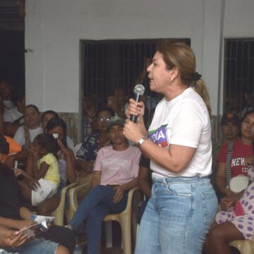 En Turbaco, Claudia Espinosa propone hacer 2.000 mejoramiento de vivienda en cuatro años