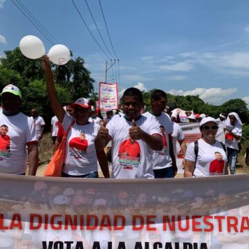 Caminata por la dignidad y la igualdad, cataneros en masa se unen al candidato Arnaldo Beltrán