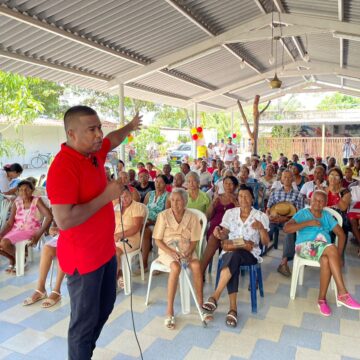 Cataneros adultos mayores se ganan tremendo padrino..Arnaldo Beltrán, Alcalde