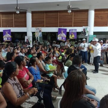 Fernando Tinoco se compromete a crear la Secretaría de la Familia