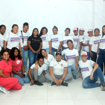 Jóvenes en Turbaco, firmes con Claudia Espinosa