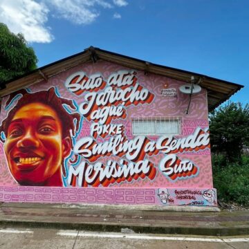 En Palenque, propuesta de Yamil que convierte avisos políticos en arte