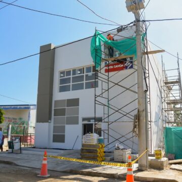 Alcalde William Dau inspeccionó obras en los centros de salud de Punta Canoa y Canapote: avance de más de 85% Alcalde William Dau inspeccionó obras en los centros de salud de Punta Canoa y Canapote: avance de más de 85%