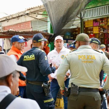 Con operativo integral tratan de arreglar el teremendo caos en el mercado de Bazurto